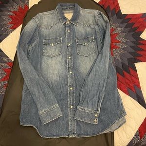 Men’s American Eagle jean button down